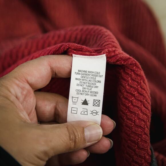 Carbon2Cobalt Size Large L Red Textured Waffle Knit V Neck 100% Cotton Sweater - Picture 5 of 7